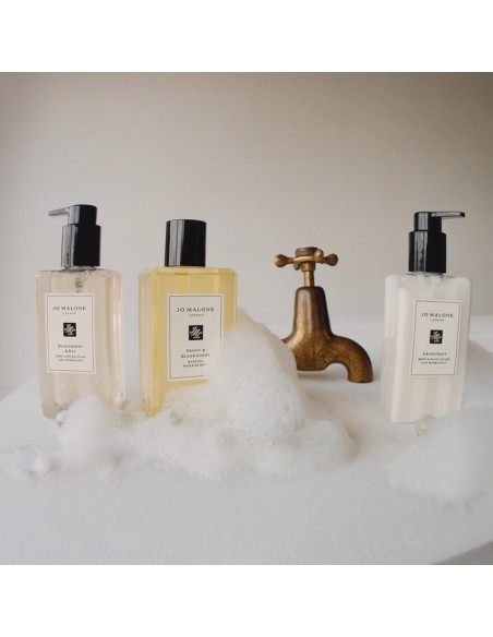 Jo_Malone_English_Pear_Freesia_G_1730829926_1.jpg